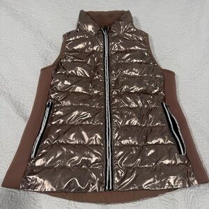 GAP Metallic Rose Puffer Vest - Women's